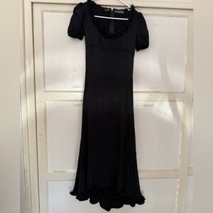 Chic Black Maxi Dress with Puff Sleeves